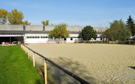 Großer Außenreitplatz des Kilianshofs